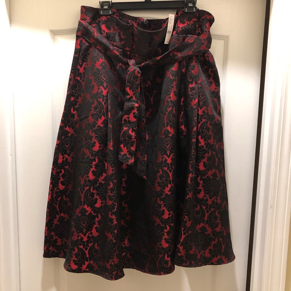 New York & Company Red/black pocketed skirt